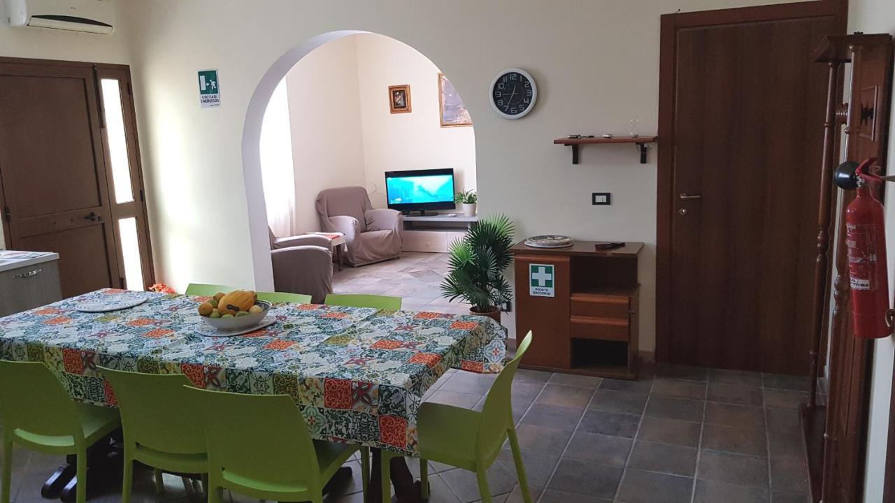 Casa Vacanze Villa Tropia Camastra Exterior foto