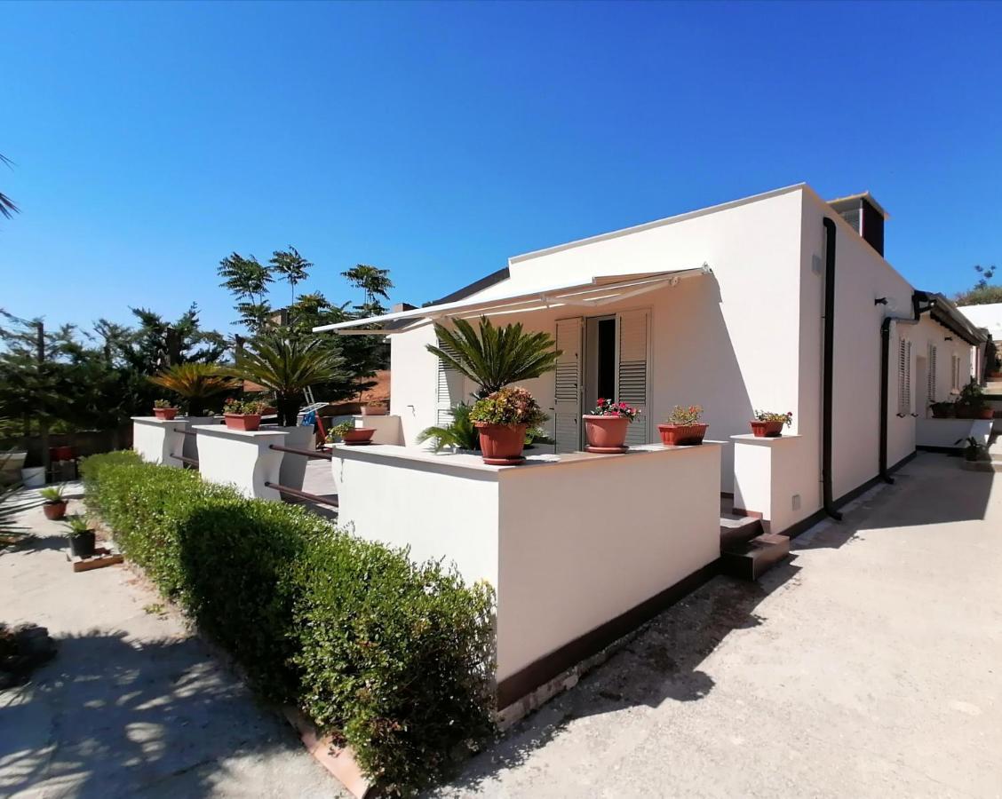 Casa Vacanze Villa Tropia Camastra Exterior foto